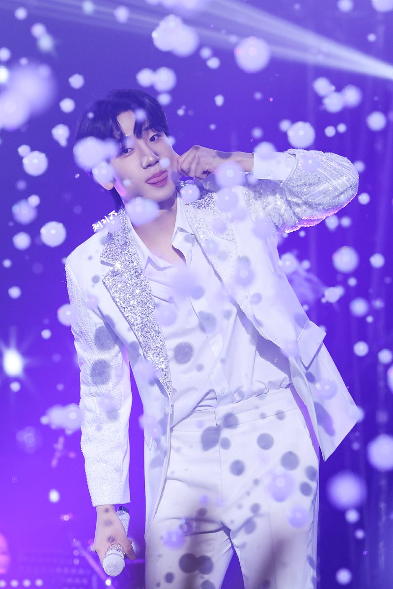 _cherish_71's tweet photo. 내 말랑말랑 두쫀쿠 한입에 와랄ㄹ랄라😝🫧

#최수호 #チェスホ #현역가왕2 #韓日歌王戦 
#애지중지_수호 https://t.co/pO1f1H83d3