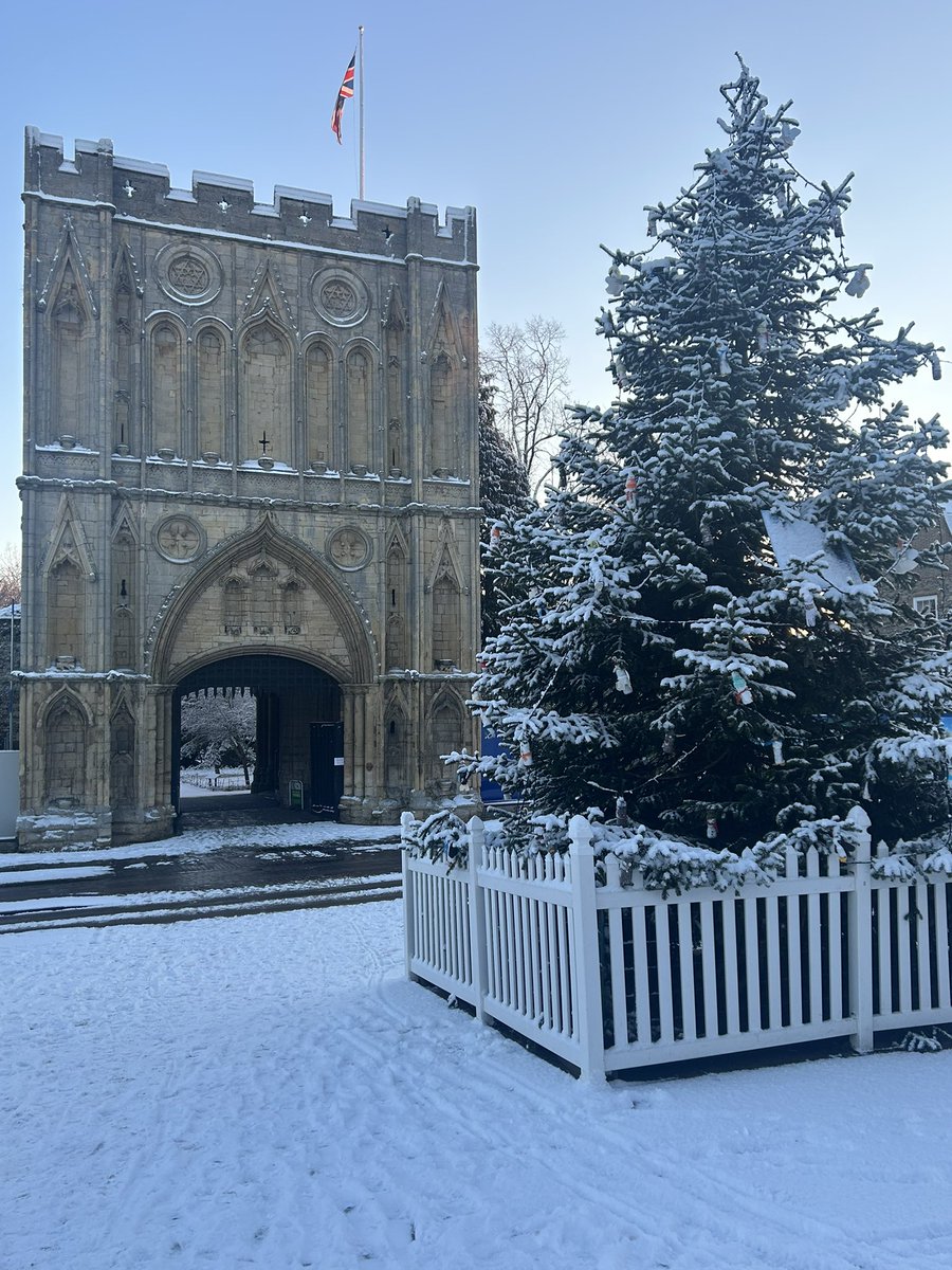 MarkourbseBID's tweet image. The town of @ourburysteds looking fabulous this morning