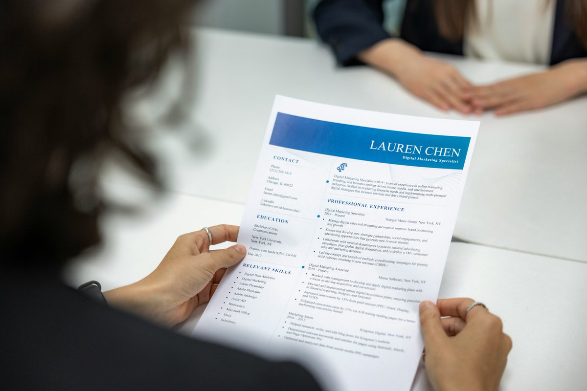 le_Parisien's tweet photo. CV : comment passer le filtre IA des recruteurs ?
➡️ https://t.co/JC3bFQKhTO https://t.co/M0KOBlWe8Z