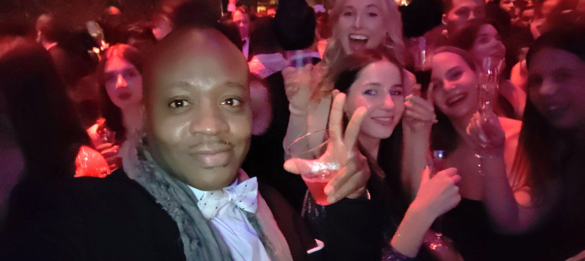 EmersonOverton's tweet image. A #NewYearsResolution for everyone to achieve. Continue the following of #Love #Generations into the future. 😘❣️