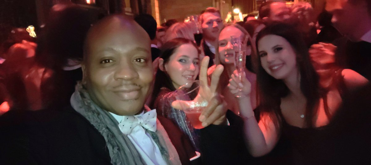 EmersonOverton's tweet image. A #NewYearsResolution for everyone to achieve. Continue the following of #Love #Generations into the future. 😘❣️