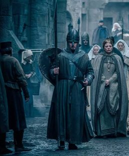 Veo en varias plataformas que ha aparecido una bueva serie, (alemana creo), Los Nibelungos.
¿Sabías que esa leyenda se basa en el recuerdo de la terrible matanza de burgundios que el magister militum romano Aetius, ayudado por hunos, hacia el 436 o 437, llevo a cabo..