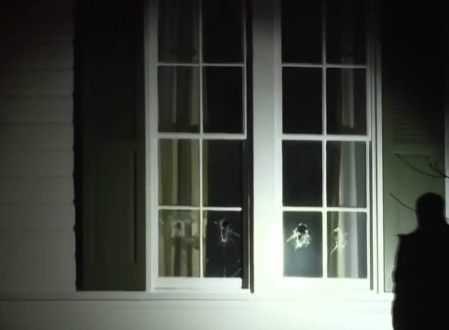 MarioNawfal's tweet image. 🚨🇺🇸 BREAKING: SHOTS FIRED AT VICE PRESIDENT J.D. VANCE’S OHIO HOME

Gunfire was reported at the Ohio residence of Vice President J.D. Vance, and according to initial reports, Cincinnati police have arrested one suspect.

Vance was not at home during the incident, and no injuries…