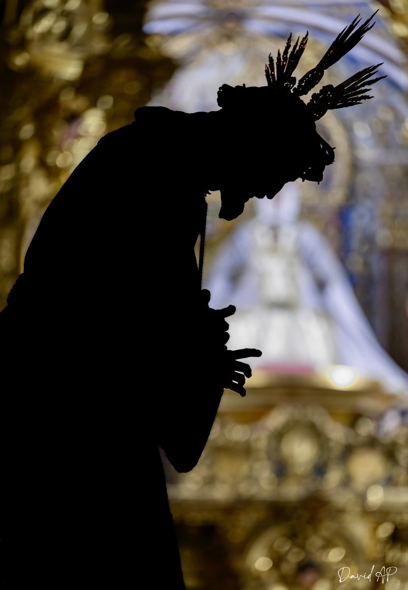 Inconfundible esa silueta, esa espalda inclinada 😍…
<a href="/Hdad_Pasion/">Archicofradía Sacramental de Pasión</a>