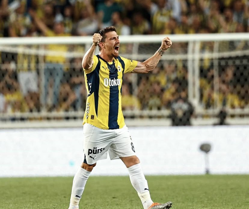 Mert Hakan Yandaş tutuksuz yargılanmalıdır. Kendisi yalnız değildir. Camia olarak ona inanıyoruz,ona güveniyoruz, onunla beraberiz. Tahliye olduktan sonra da hep beraber omuz omuza kaldığımız yerden Yolumuza  devam edeceğiz. #MertHakanaÖzgürlük #MertHakanYalnızDeğildir