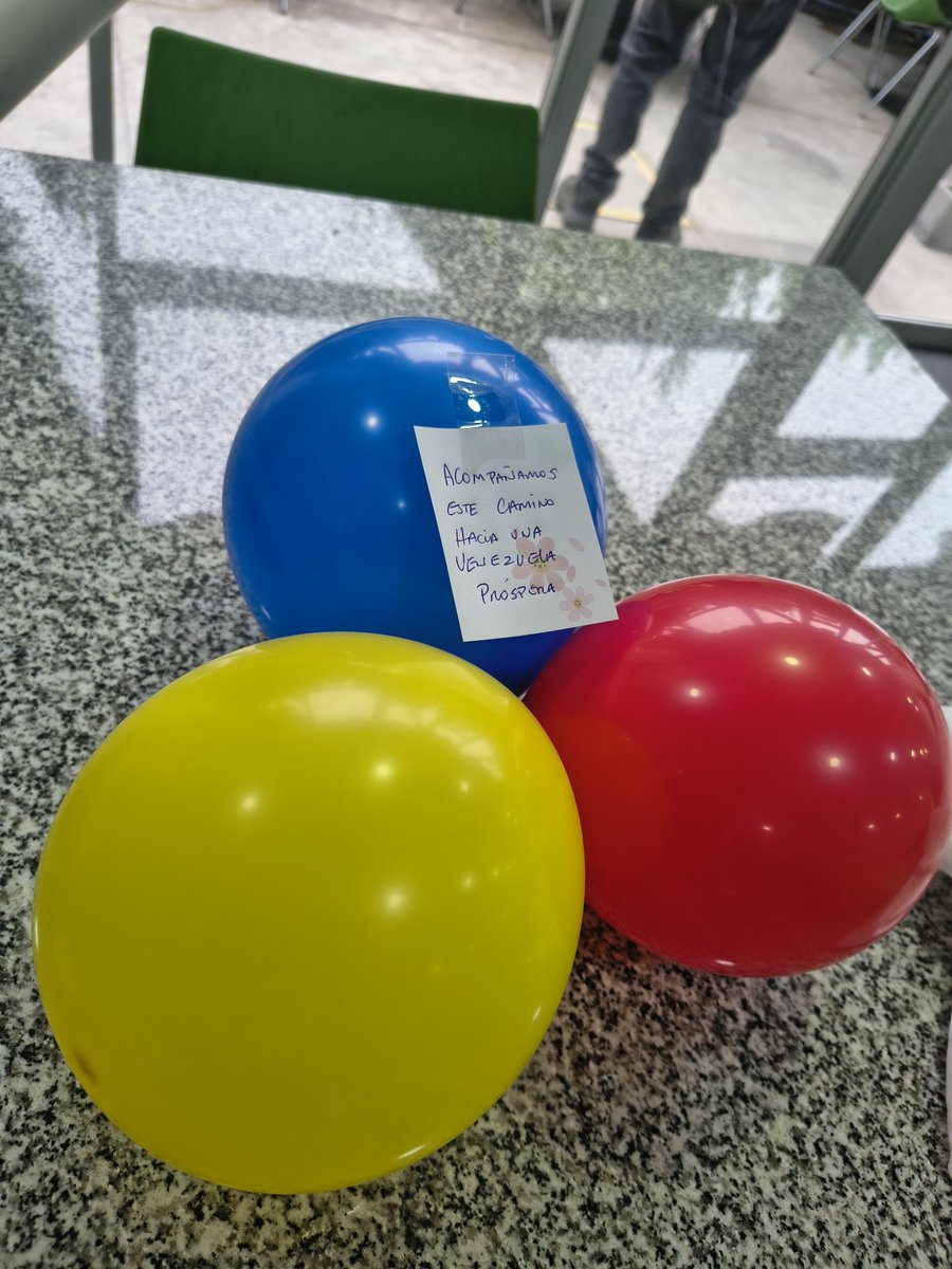 En mi trabajo llenaron todas las mesas de: