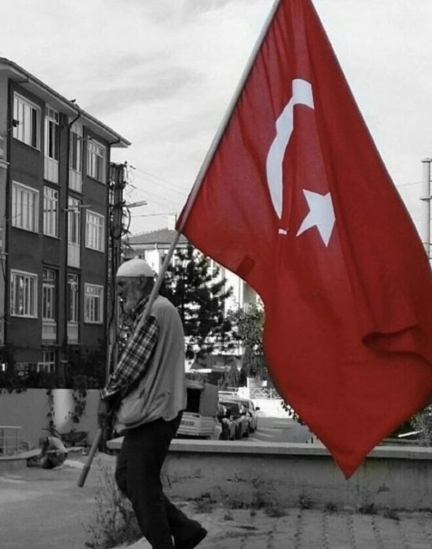 Türk emeklisi nefes almak istiyor yetkililer kulak versin emekli biraz olsun rahat etsin #SeyyanenZam