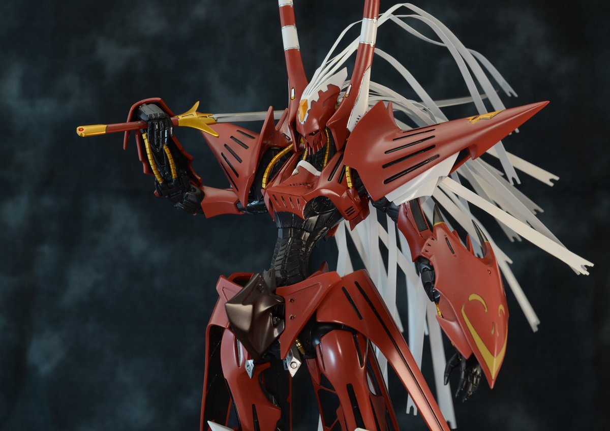 tk152r8's tweet image. ファントム　慧茄騎　完成
wsc製　原型は生嶋さん

髪の毛？のエッチングは何本か根元から折れたり、塗装剥げたりで難儀しました🥲
顔から生えてるのはプラリペアでガッチリ付けましょう。

似たアングルが多いですがベイル有無があります～
続⬇