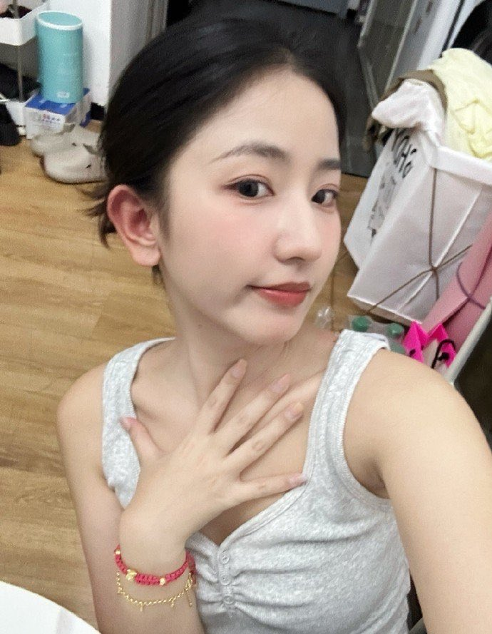 lnln798182's tweet photo. XDM，把她借给你们一天，会发生什么事情🤣

    #LibertyCatNFT  #NFT  #互fo https://t.co/zA1AwKkhKX