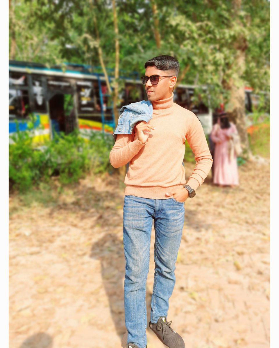 arhan_rafi's tweet photo. - Between sunlight and silence, I learned how to smile. ☺️💙

#arhanrafi #arhan_rafi #rafi https://t.co/VyDpQDlk2d