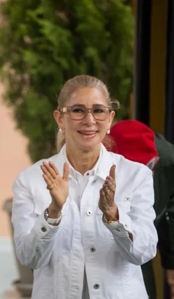 alexjgvs's tweet image. How it started / How it's  going