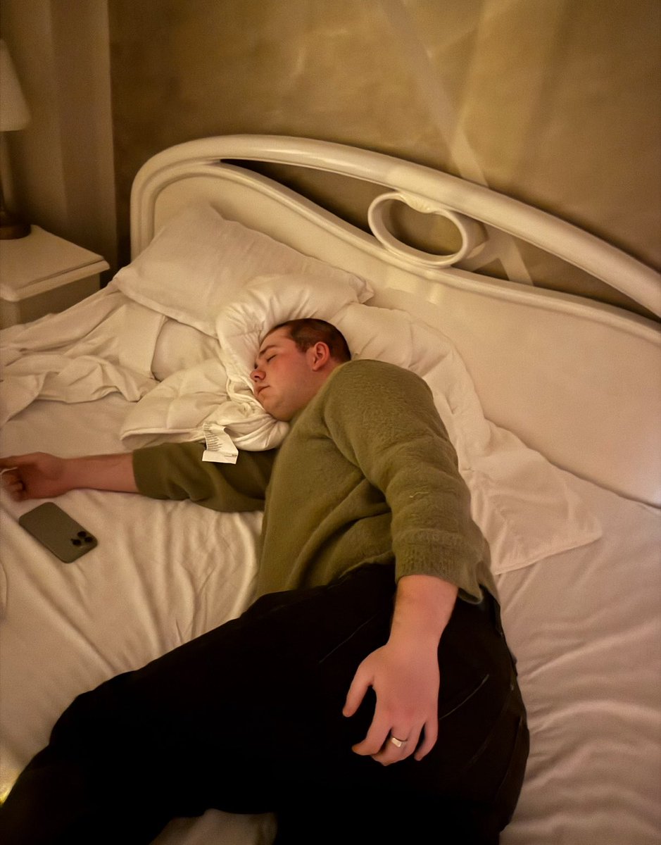 AverageHarry 🥭 tweet media