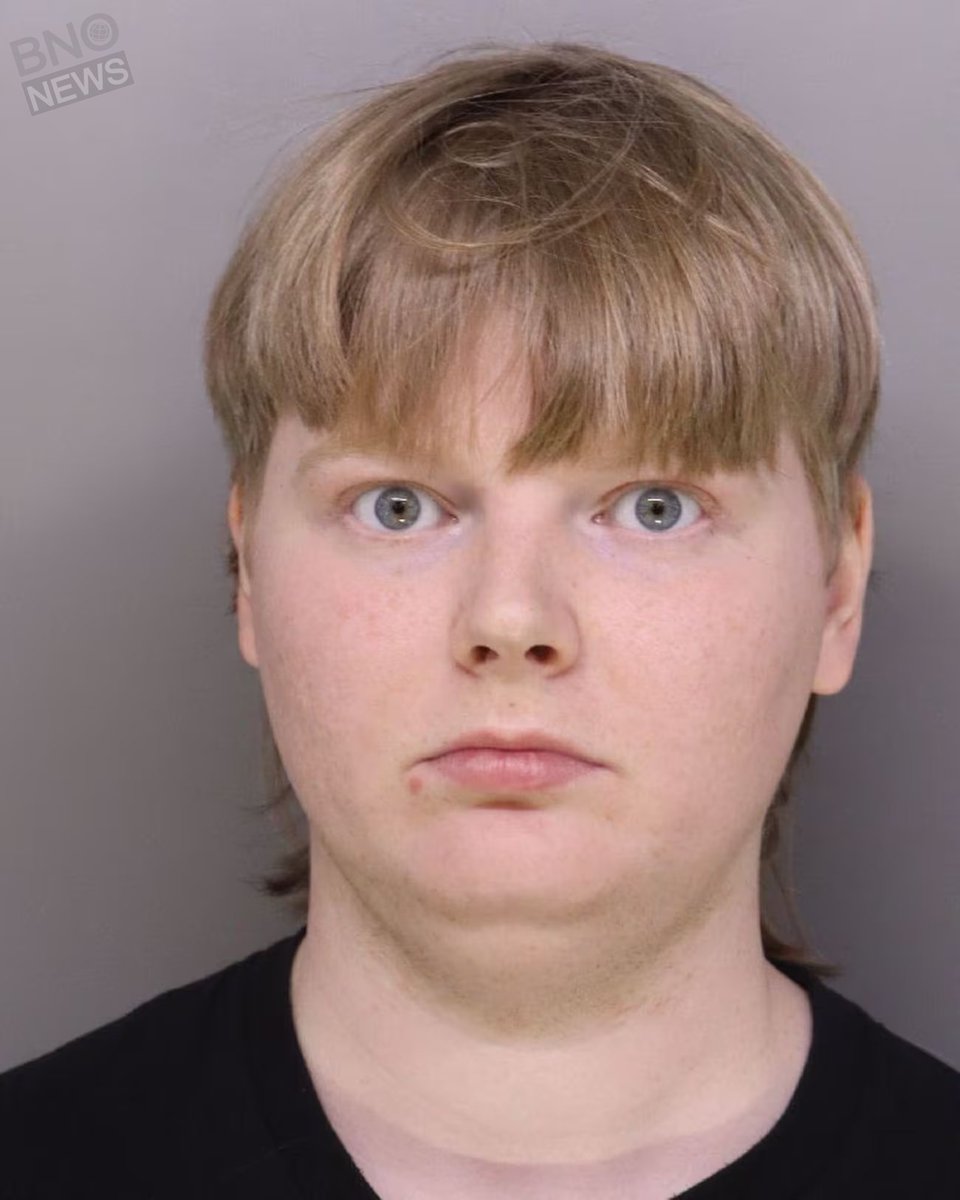 BNONews's tweet image. UPDATE: William DeFoor, 26, charged after trying to break into Vice President JD Vance's Ohio home. He was using a hammer to break the windows - WXIX