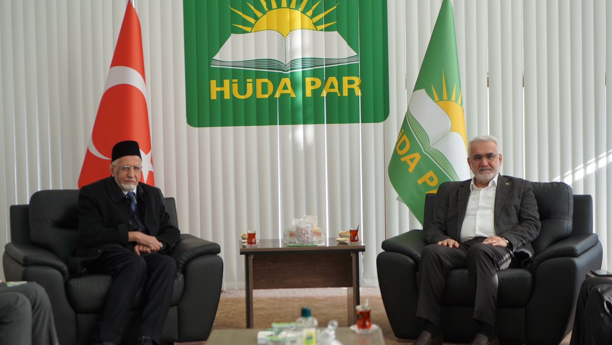 HurDavaPartisi's tweet image. Genel Başkanımız Sayın Zekeriya Yapıcıoğlu, İhvan-ı Müslimin Genel Şûra Üyesi Dr. Muhyiddin ez-Zayit başkanlığındaki heyeti Genel Merkezimizde ağırladı.

Görüşmede İslam dünyasındaki güncel meseleler hakkında istişarelerde bulunuldu.