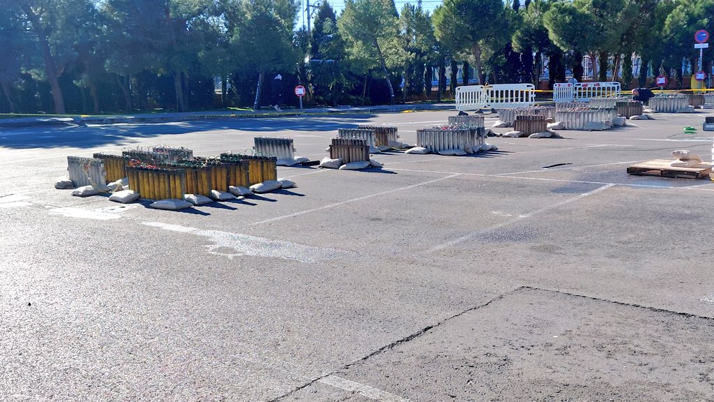 Castillo esta noche de <a href="/HerCaballer/">Hermanos Caballer Pirotécnicos</a> <a href="/Ayto_Torrejon/">Ayuntamiento de Torrejón de Ardoz</a> <a href="/PirofanWeb/">Pirofan</a> <a href="/apirotecnia/">AMIGOS PIROTECNIA AC</a> <a href="/NavidadTorrejon/">Mágicas Navidades de Torrejón</a>