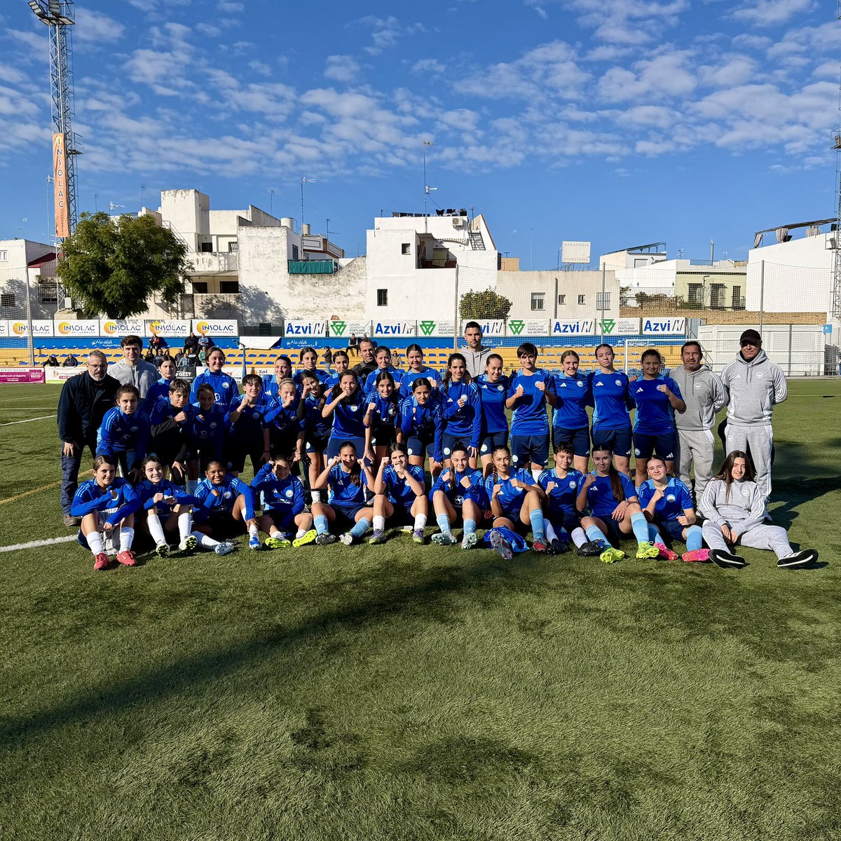 ⚽️🫶🏼 Partido de entrenamiento entre los equipos cadete e infantil del Azvi #CiudadAlcaláCF para iniciar el 2026. 😍🧬

#AlcaládeGuadaíra #FutFem 🩵🤍🩵