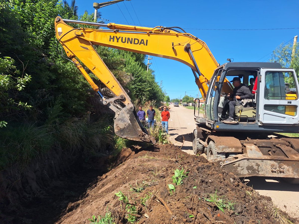 Con equipos municipales en territorio y trabajos que ya se vienen desarrollando, se puso en marcha el Plan Hídrico Urbano y Periurbano, una iniciativa destinada a mejorar el escurrimiento del agua y prevenir anegamientos en distintos puntos de la ciudad.
➡️bolivar.gob.ar/novedades/4509…