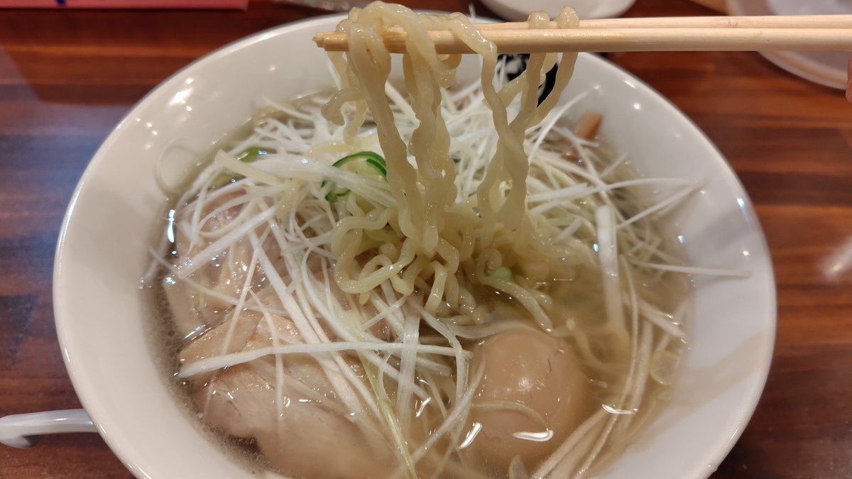 sho_f522's tweet photo. 宮城県仙台市にある「仙台朝市」

仙台駅のすぐ近くにあり、仙台の台所と呼ばれるほど食の宝庫です!

三陸をはじめとする近海の新鮮な魚介類や、地元の青果物、仙台名物などを存分に味わうことができます😋 https://t.co/vey8kQJ7FY