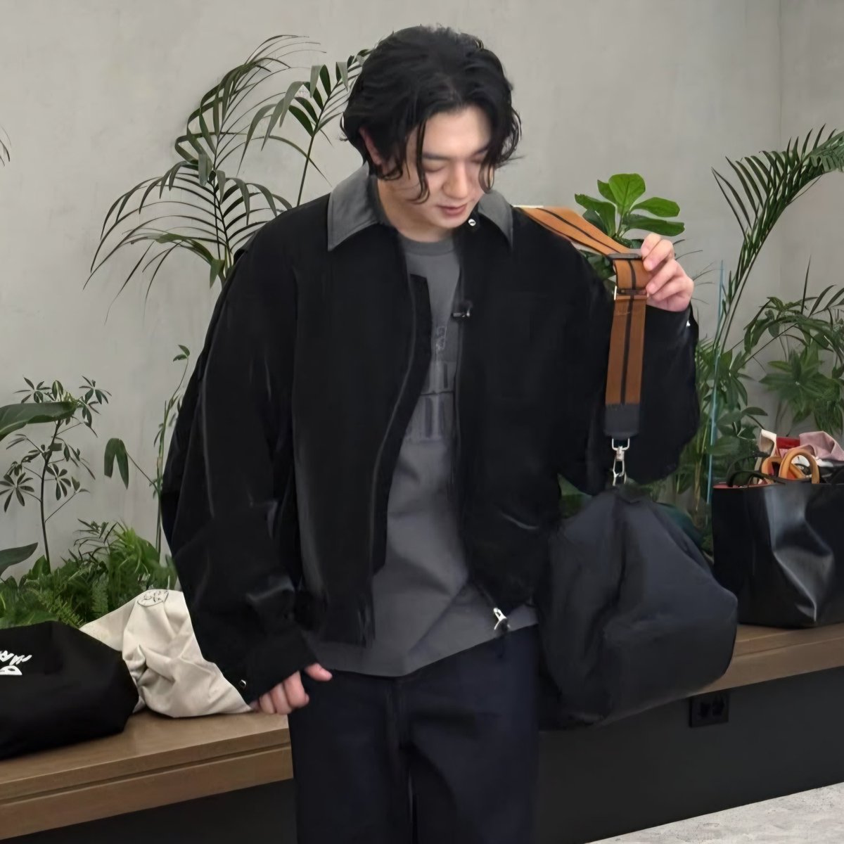 gomming0116's tweet image. [INFO] 260105 박성찐이야 시즌2 
EP.62 성진이 착장정보🐻

오디너리피플 
Re : Velvet A-2 Leather-Collar Jacket
ordinarypeople.co.kr/product/re-vel… 

#박성진옷장 #성진 #DAY6 #SUNGJIN