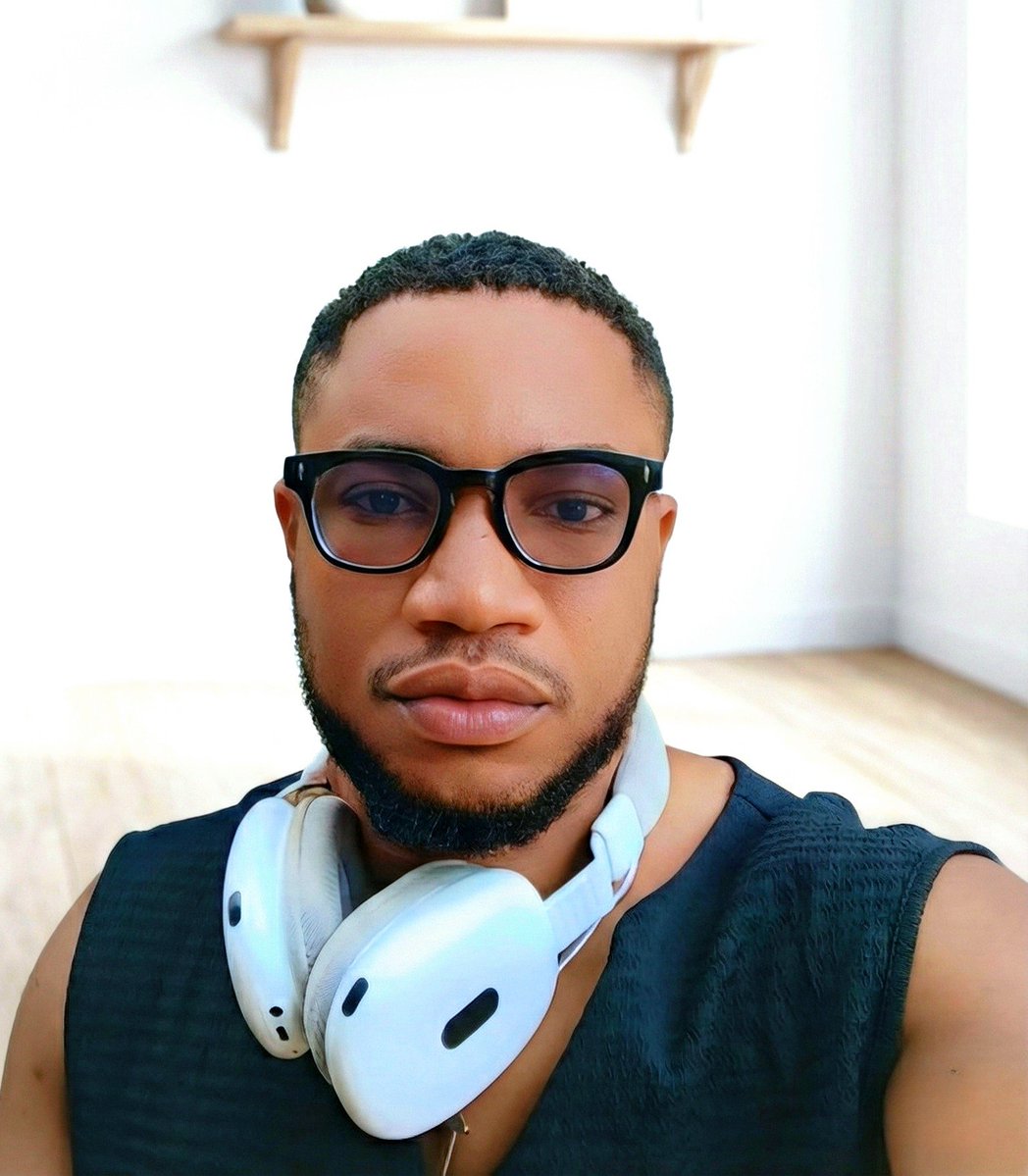 austin__mich's tweet image. I lost a great opportunity by trying to be “strategic.”

There’s a fintech founder I’ve respected for years.

I’ve heard him speak at events. Whenever he talks about his company, you can tell he understands exactly what he's building.

I've known him since 2023

Now, as I got…