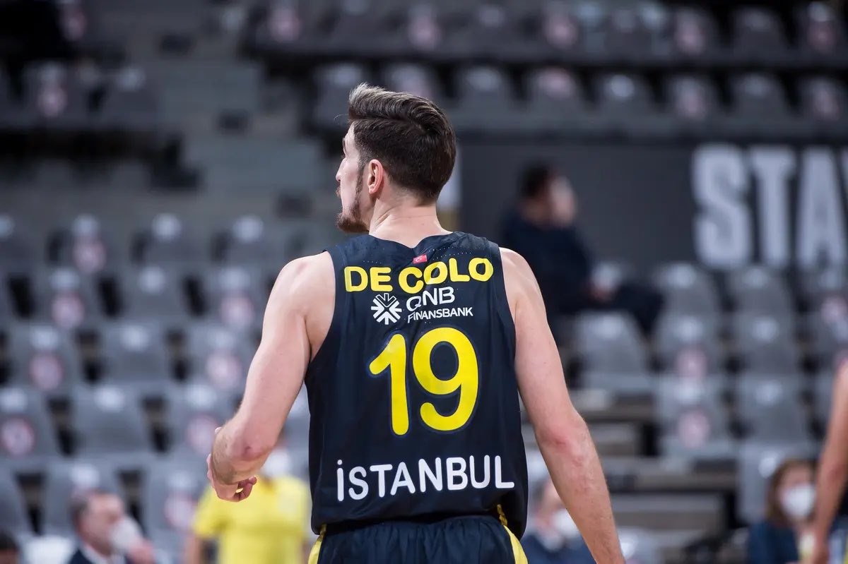 🗣️ « Ça m’aurait vraiment fait plaisir de faire un Final 4 avec le Fenerbahçe… » 

Nando De Colo, elle est là, la vraie dernière danse 🔥👀 👇

🗞️ euroleague-france.com/ca-maurait-fai…