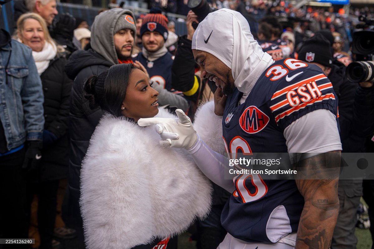 AthleteVanity's tweet image. Simone Biles and her baby, Jonathan Owens 📸❤️