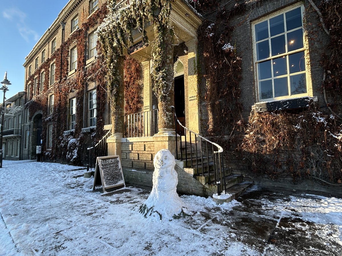 ourburysteds's tweet image. What a wonderful surprise this morning, Bury St Edmunds covered in snow! ❄️