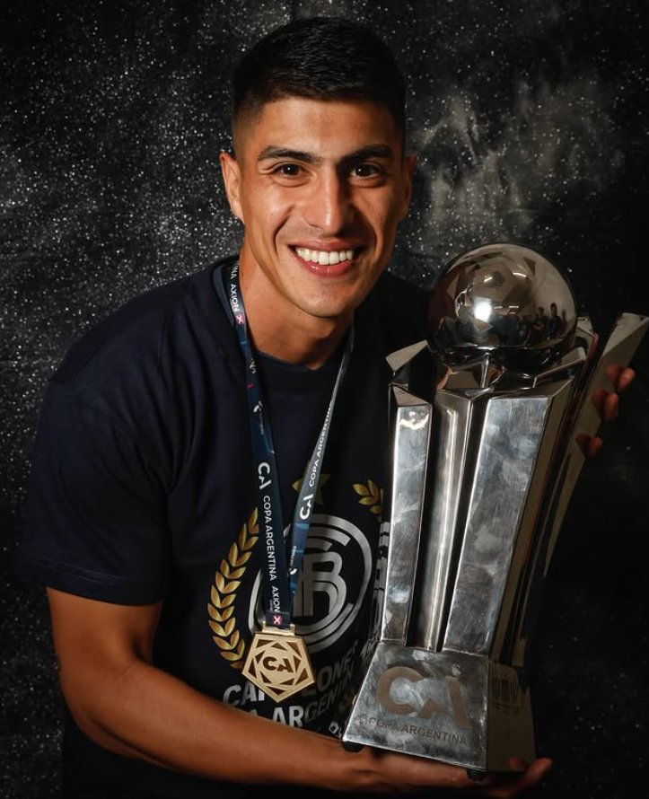 #Colón | La llegada de Mauro Peinipil está encaminada. Lateral derecho de 26 años que pertenece a Independiente Rivadavia. Sería un préstamo con cargo y opción de compra. Restan detalles.

ℹ️ <a href="/BrianWB10/">Brian Borra</a>