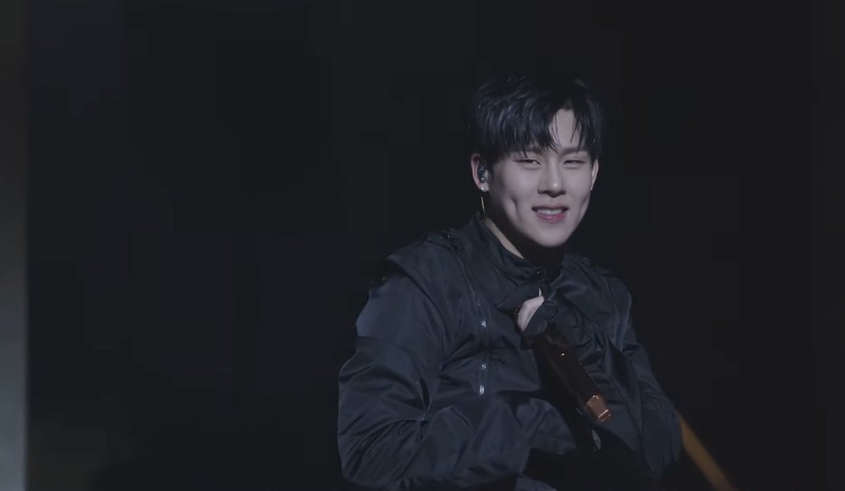 👉🏾 and with cute dimples too