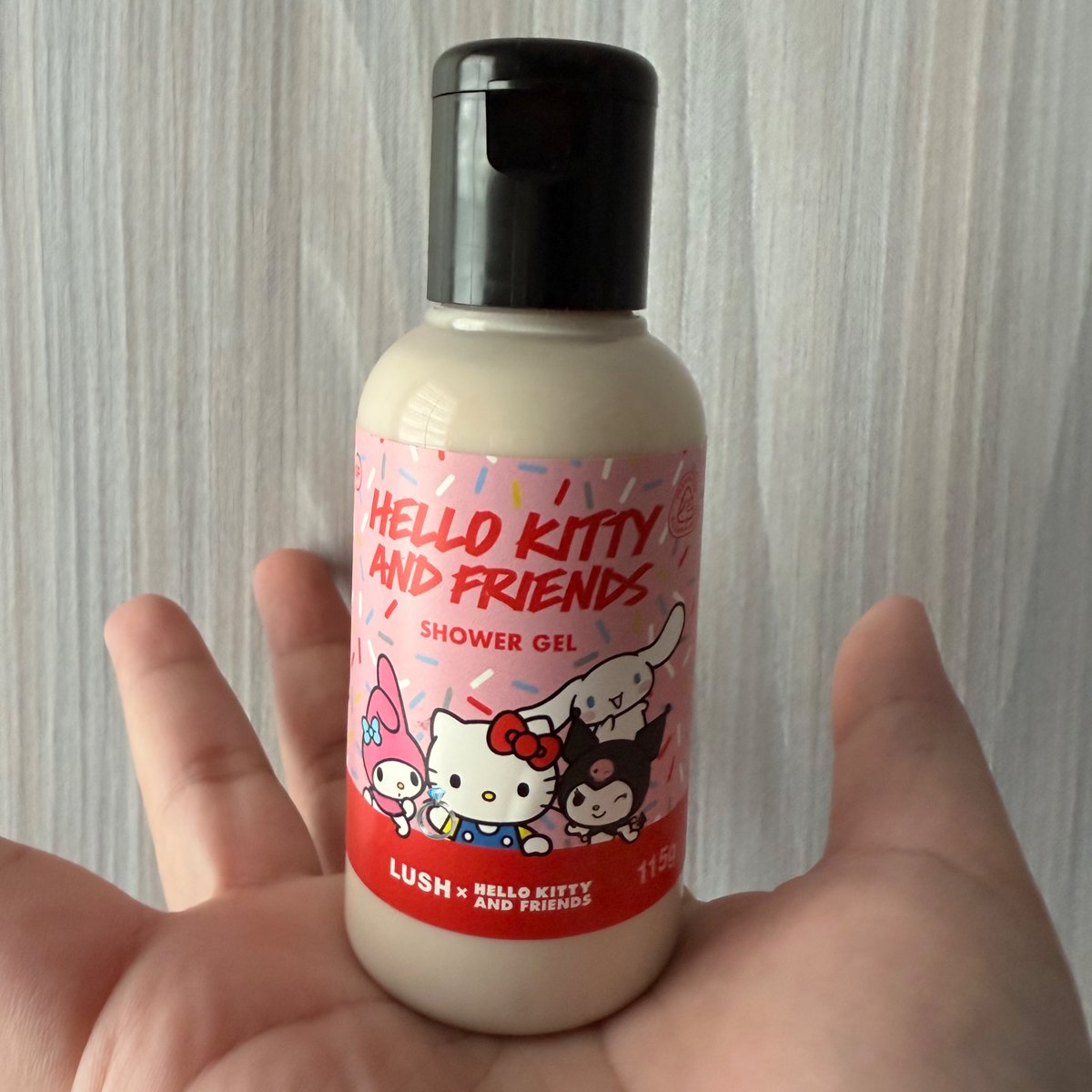 plave_ring's tweet image. Hamin previously used LUSH’s Sleepy Shower Gel, then switch to Hello Kitty and Friends. Since it’s almost gone now~ he’s scouting for a new body wash 👀

I happened to have the exact Sanrio collab one too 🫶🏻 Cute!