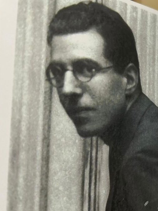 El 05/01/1936, en Lleida, el alcalde y abogado del estado Joan Rovira Roure (Lliga) desafió la prohibición de actos católicos en Cataluña promulgada por Companys y autorizó la que sería la única cabalgata de Reyes de la región. 

Fue detenido y fusilado. Su acción le costó la