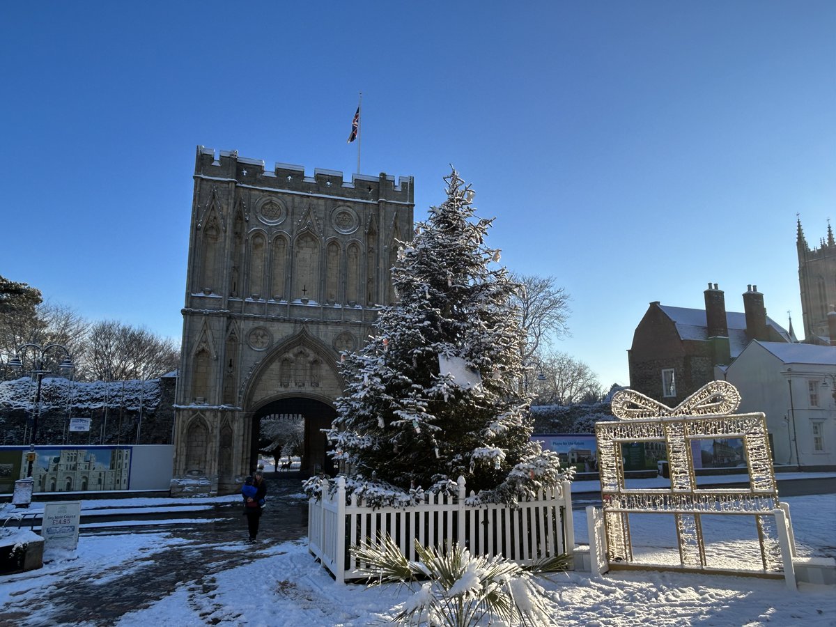 ourburysteds's tweet image. What a wonderful surprise this morning, Bury St Edmunds covered in snow! ❄️
