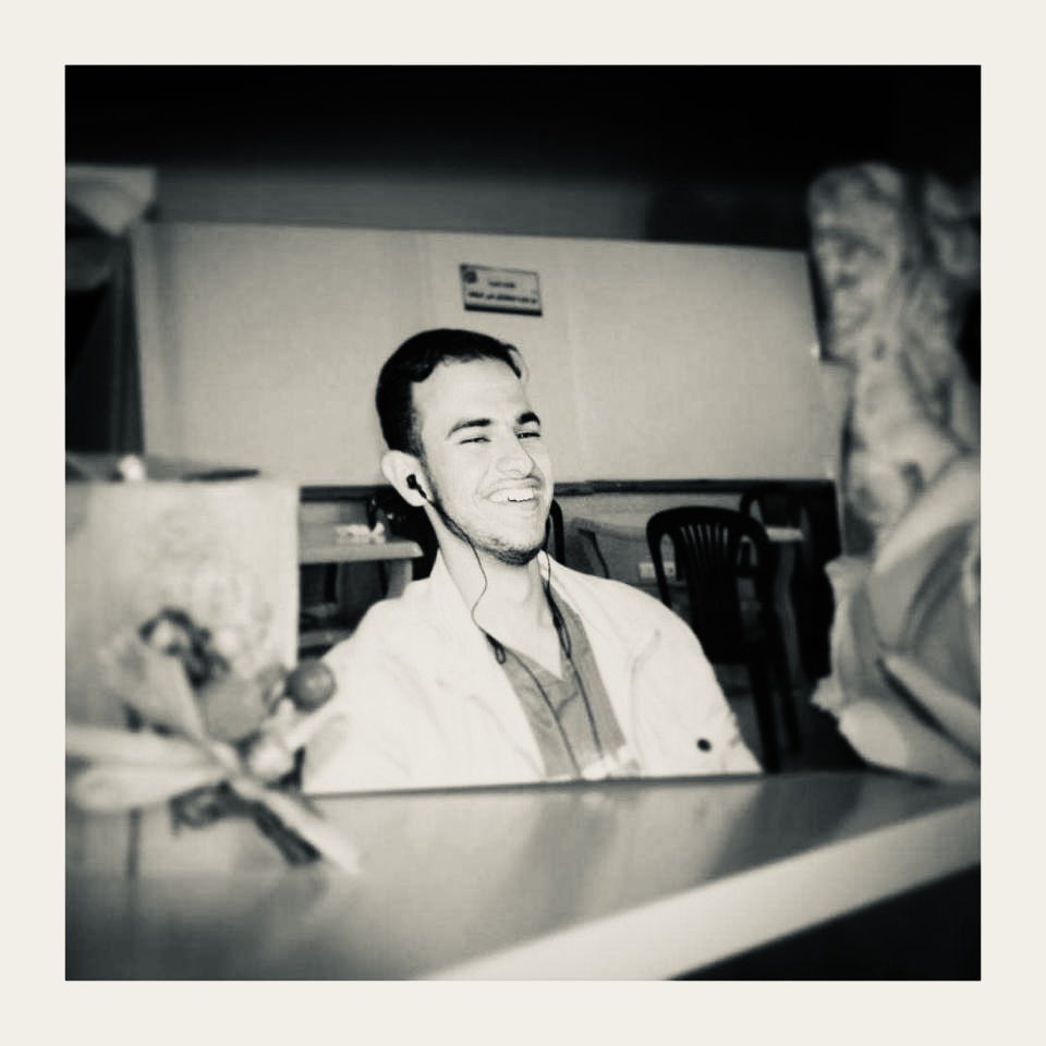 fnaim65's tweet image. This is my lovely son, Anas Fadel Naim
He was 20 years old. A media student. A photographer who saw life through humanity

Israel killed him inside an ambulance while he was volunteering as a first responder during its savage war on Gaza on 04/01/2009

I trained him to save lives