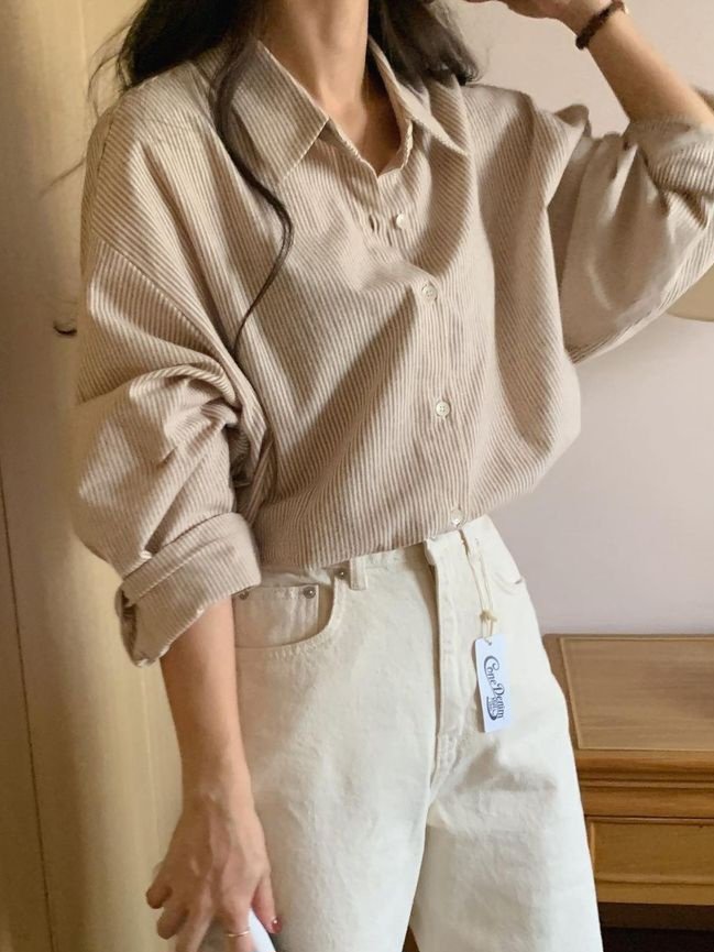 fialynx's tweet photo. khaki outfit inspo – earthy, casual &amp; chic 🌾✨

a thread~ https://t.co/KTs2AKIrV0