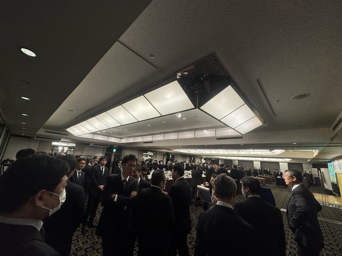 [🎍新年会🎍]
新年会解散後に他部署のメンバーと
🍻二次会まで参加して無事帰宅