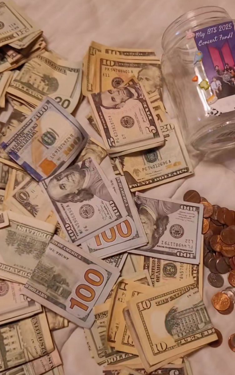 tksovers's tweet photo. Oh…yall were serious about saving up for tour 😭 https://t.co/2zXwNYvRv8