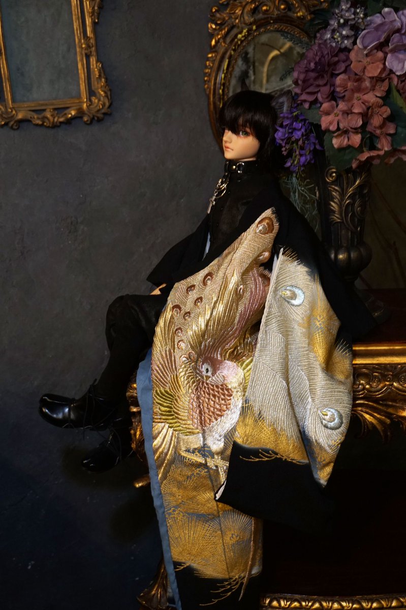 絢爛なお着物と落ち着いた雰囲気がとても良いと自画自賛しちゃう1枚🤗
👘 #着物花凛