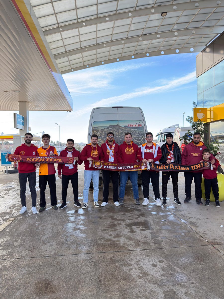 YILLARDIR SENİNLE GELDİK HER YERE

GALATASARAY’ımızı yalnız bırakmamak için Gaziantep yolundayız

#ultrAslanUNI 
#uAUNIArtuklu