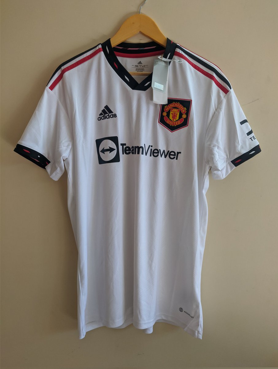 VsKitCorner's tweet image. 🏴󠁧󠁢󠁥󠁮󠁧󠁿 For Sale! 

Official Manchester United 2020/21 Third kit.
Small. 
Brand New With Tags.
£55.

Official Manchester United 2022/23 Away kit.
Large. 
BNWT.
£55.

#MUFC