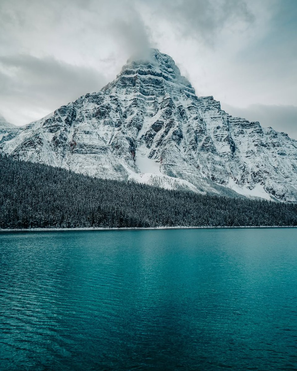 visualsofearth1's tweet photo. Winter in the Canadian Rockies https://t.co/7CDkItAbk7