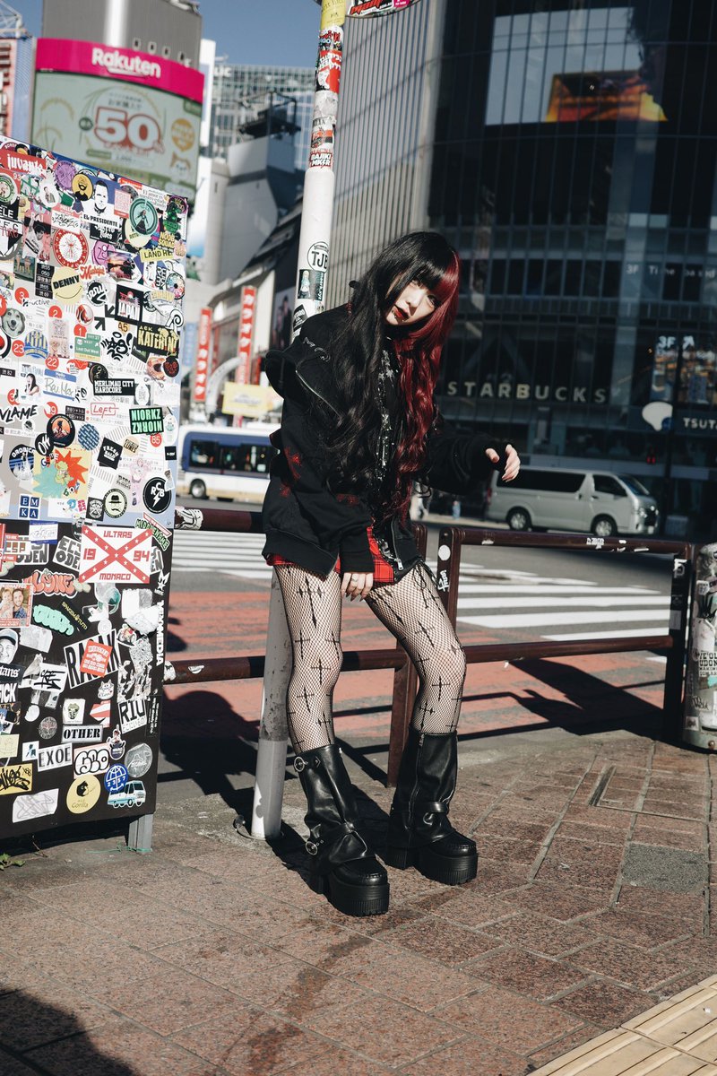 toworu55's tweet photo. ♥️🖤

model..レモン
photo..トヲル

#徘徊写真
#徘徊女子
#フードパーカー女子 https://t.co/BnyQfOh3Lw