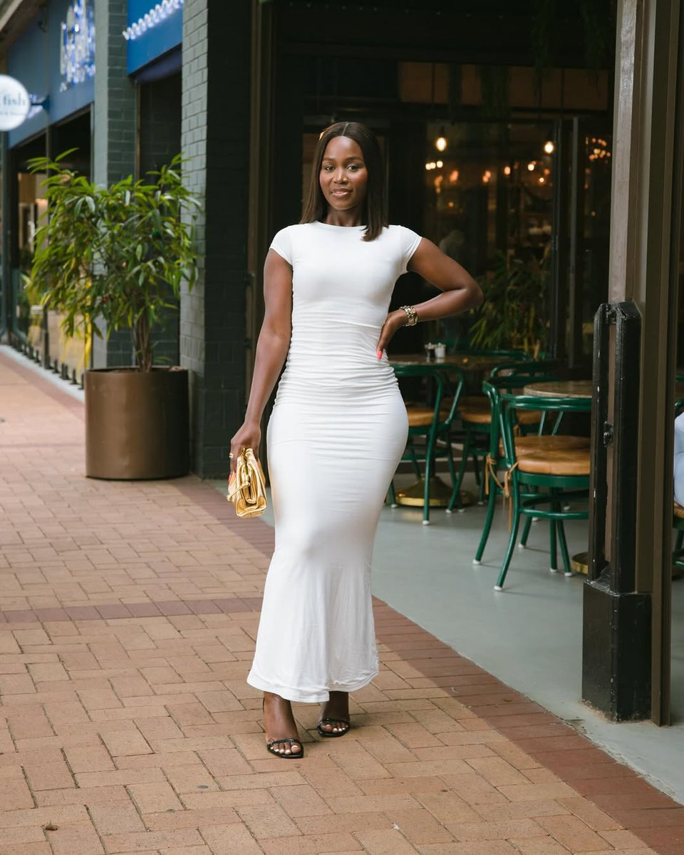 Shop the Cap Sleeve Lounge Maxi Dress with LUNGELONKOSI for 15% OFF if you’re influenced (you are). 😉 #imprecca #impreccababe