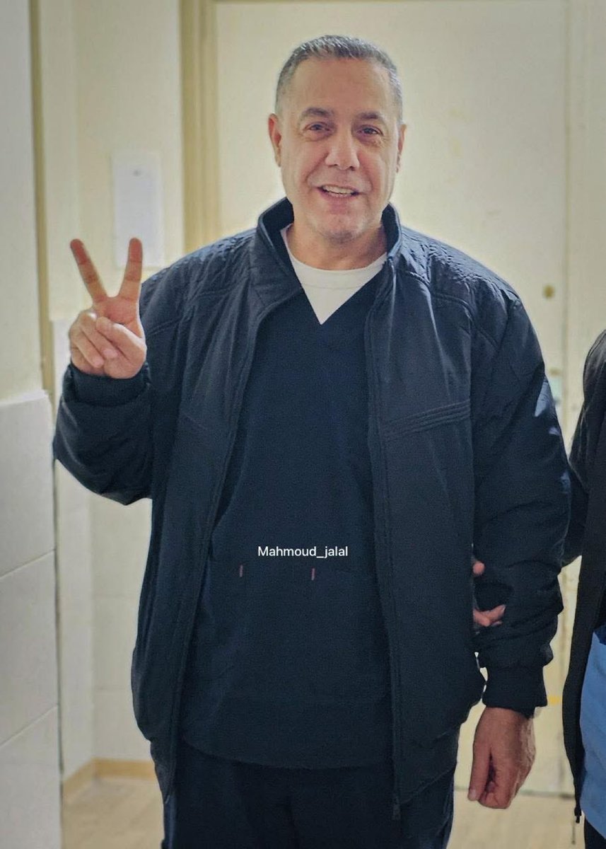 nadaa01012's tweet image. If you believe he's a hero, comment ،Your country's flag