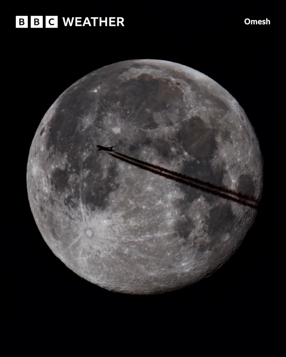 BBCLondonNews's tweet image. The Wolf Moon illuminated London’s skyline over the weekend 🤩🌕
This spectacular shot was taken by Weather Watcher Omesh ➡️ bbc.co.uk/weatherwatchers