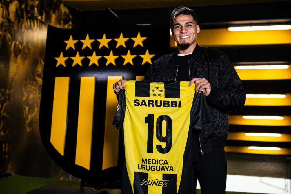 La información que están brindando dirigentes del club a los medios sobre el tema Arezo es errónea

Quieren bajar linea que Diego no quiere contar con el jugador así cuando se concrete su permanencia ellos quedan como los héroes de la película y limpian su imagen

No compren