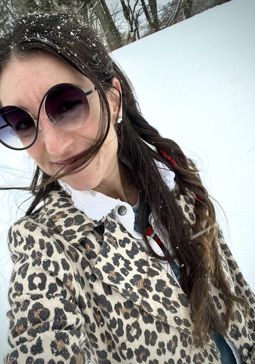 JessRock87's tweet photo. birthdays, resolutions, shows, books and more. 

read it here: https://t.co/rJfmGvVCdg

PS. TONIGHT - Potters Farm to Fork / Port Byron, NY / 6-8 p.m. / solo

#music #musiclife #musician #womeninmusic #singer #songwriter #defyinggravity @Cynthiaerivo098 #simplymore https://t.co/pBpaLyDohl