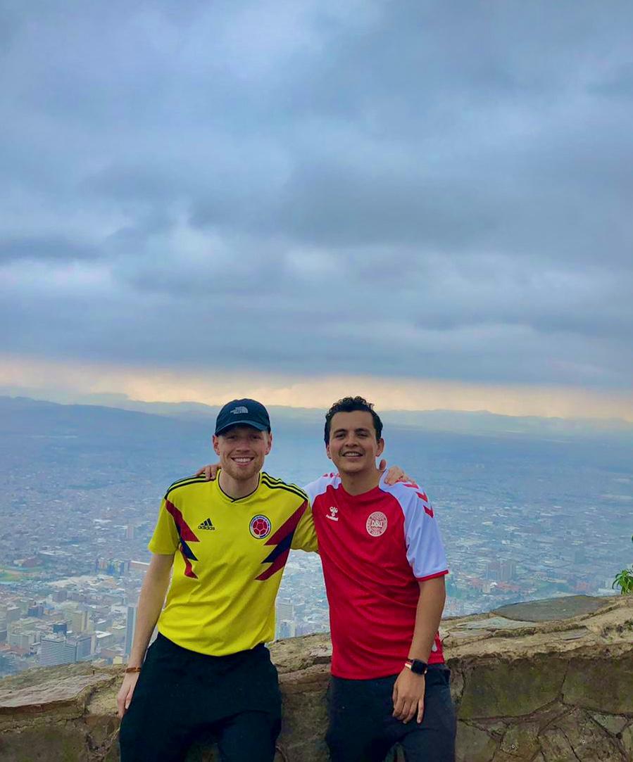 GroundhoppingT's tweet image. Kom med på grupperejsen til magiske Colombia 🇨🇴

Der venter vanvittige tribuneoplevelser med passionerede fans, vilde byer og højt humør gennem hele rejsen, fra d. 10. - 20. april 2026 😍

Vi starter i Bogotá, hvor Santa Fe og Millonarios hører hjemme, forsætter til Medellín,…