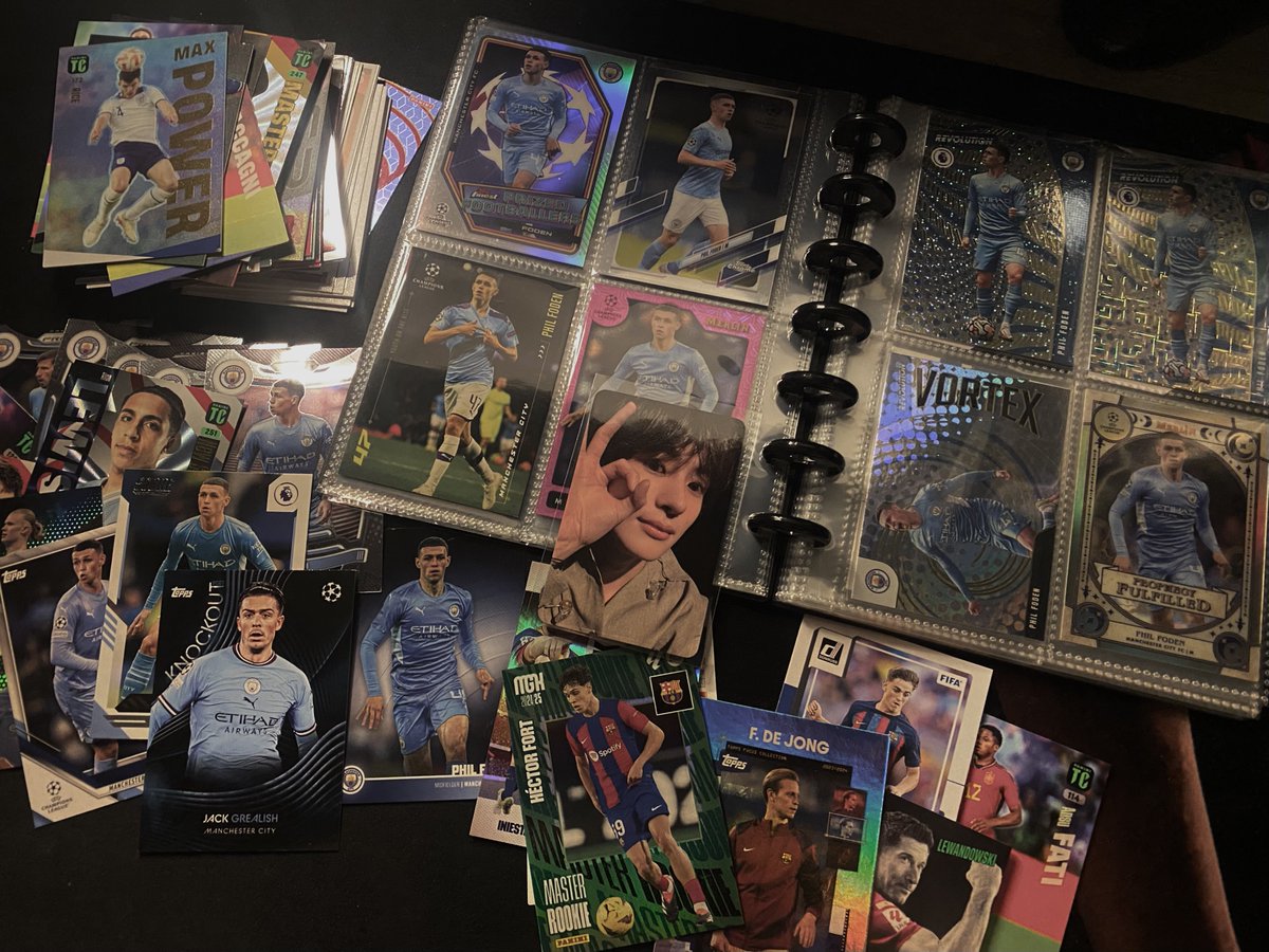 TB0ZR's tweet image. พี่พึ่งหัดติ่ง แอนอยู่กับพี่ๆเขาไปก่อนนะครับ 😂