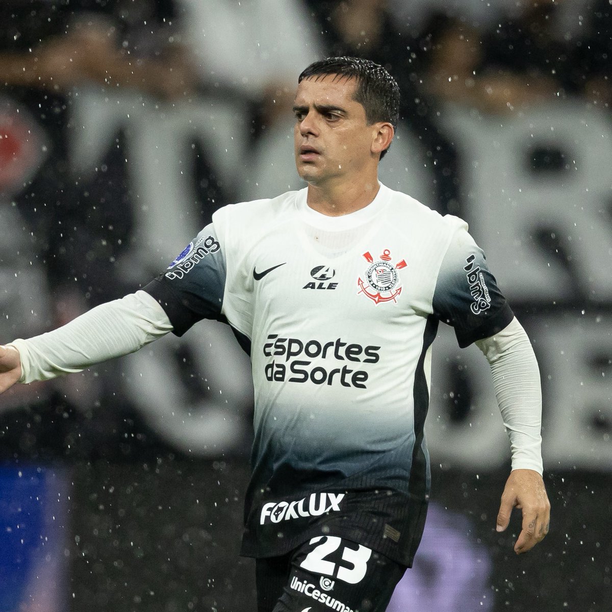 _sccpnews's tweet image. 🚨 | Corinthians e Fagner chegaram a um acordo para a rescisão de contrato do lateral-direito de 36 anos. O jogador será transferido em definitivo para o Cruzeiro, clube pelo qual atuou por empréstimo em 2024.

Segundo a CNN, a operação gerou uma economia de cerca de R$ 8 milhões…