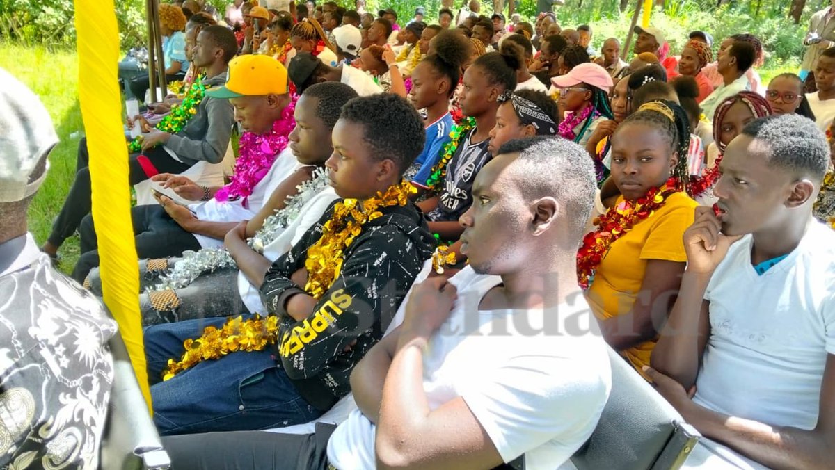 StandardKenya's tweet image. Youths from Rugi Ward graduate from a one-month computer training programme at Rugi Digital Hub under Digital Mashinani, an initiative by Nyeri Senator Wahome Wamatinga to equip young people with essential computer skills.

Pictures: Amos Kiarie